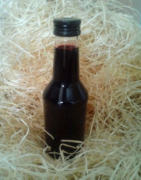 Aronia juice (125 ml)  filled into glass bottles